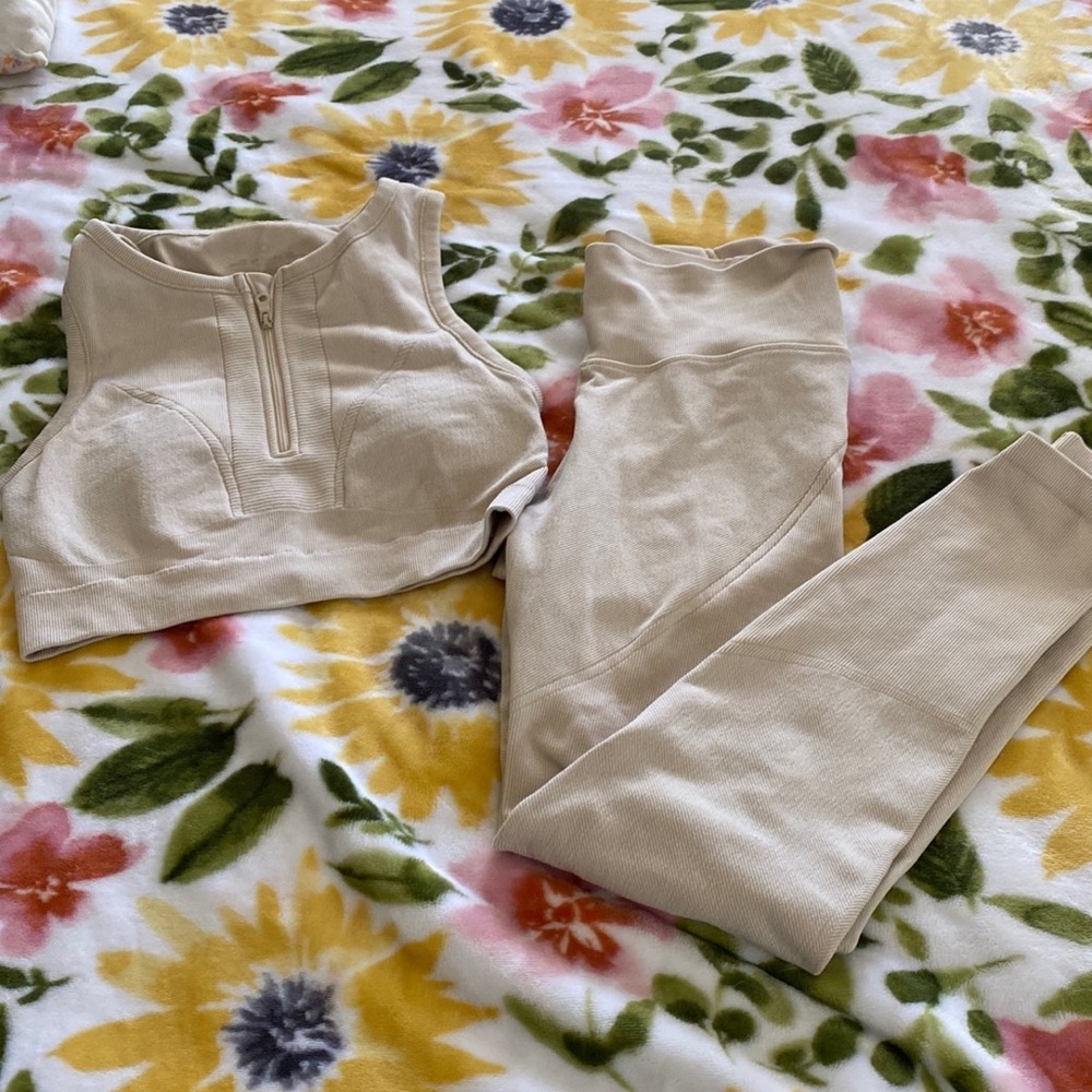 SOLD Aerie workout set